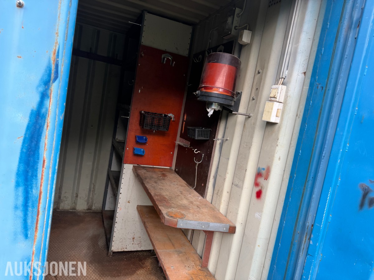1992 Innredet 10 fots lagercontainer / verkstedcontainer med arbeidsbenk og reol