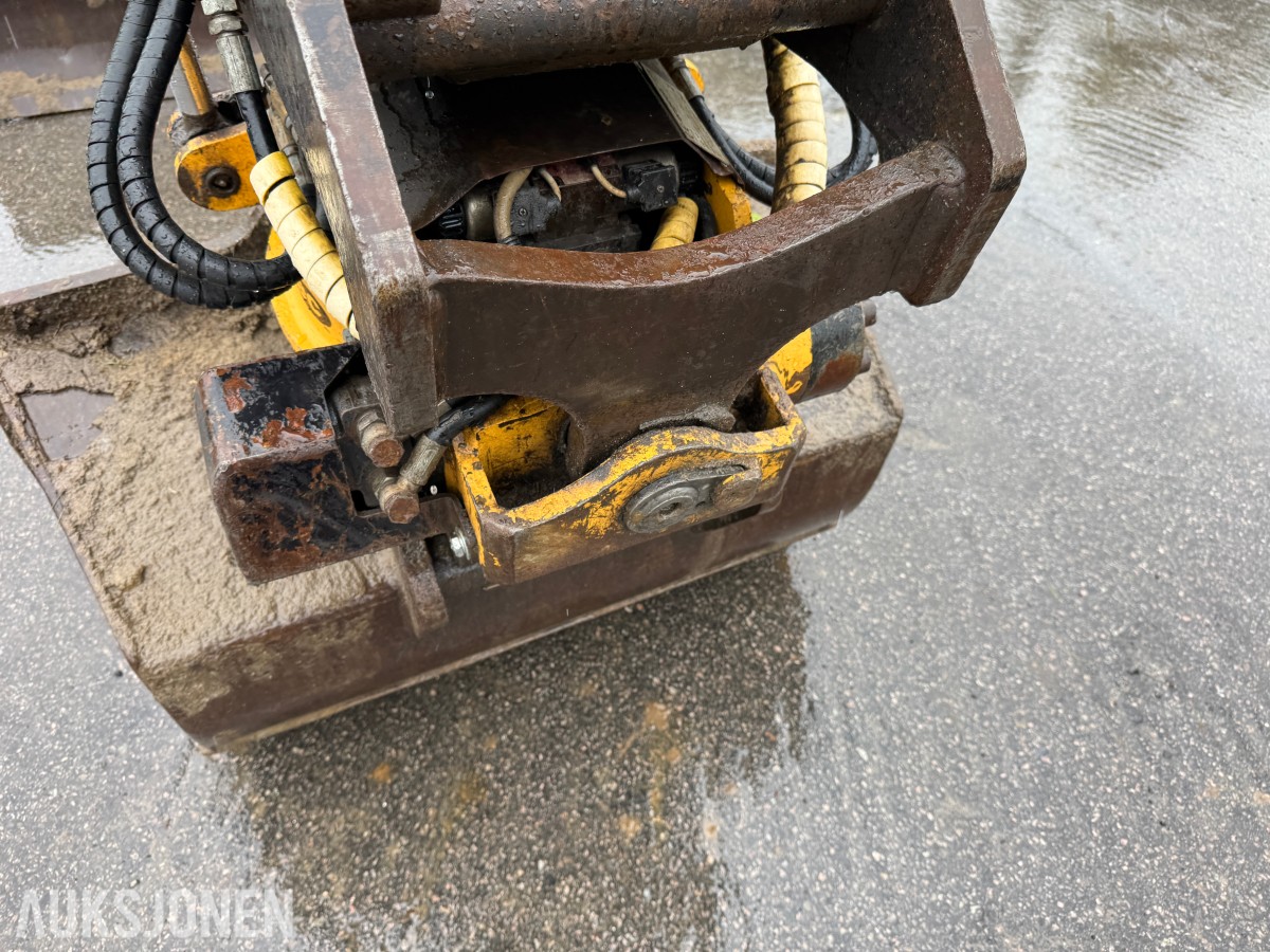 2008 Komatsu PC88MR beltegraver – tiltrotator – skjær – flere skuffer