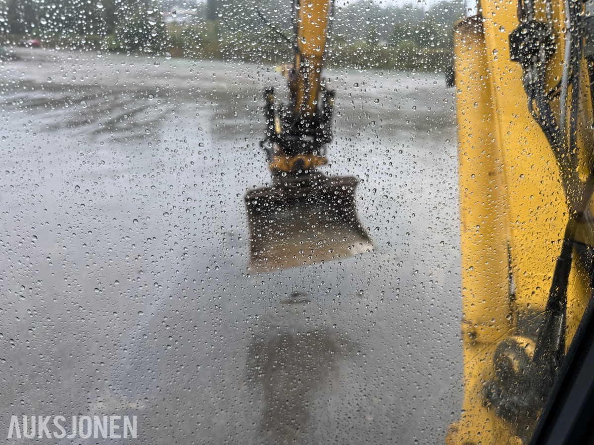 2008 Komatsu PC88MR beltegraver – tiltrotator – skjær – flere skuffer