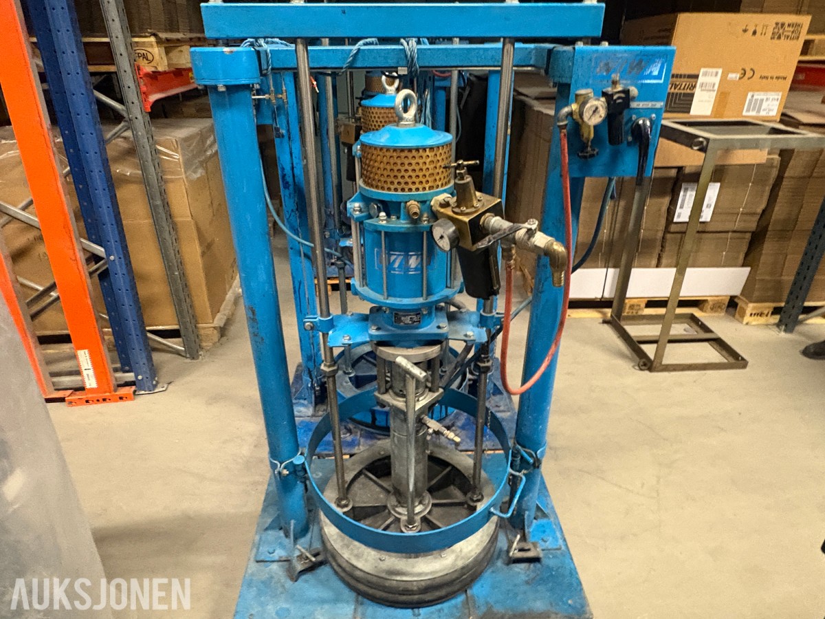 4 stk. WIWA dobbeltvirkende stempelpumper for 200 liters oljefat