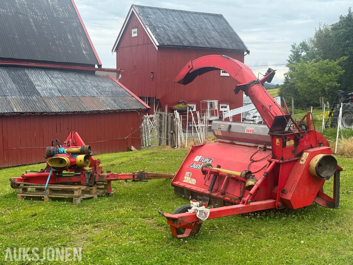 Tupia Junkkari finsnitter / fôrhøster for traktor