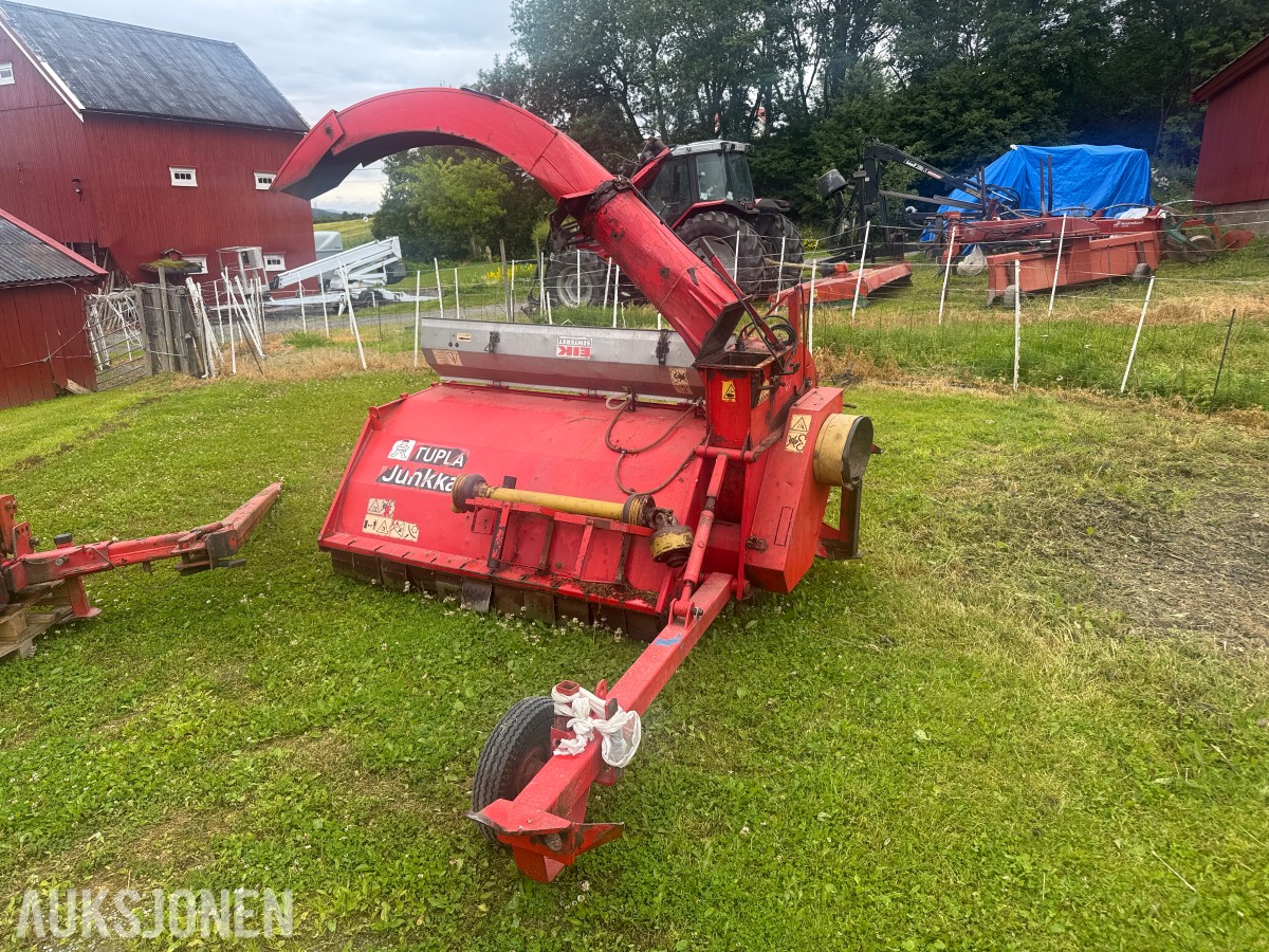 Tupia Junkkari finsnitter / fôrhøster for traktor