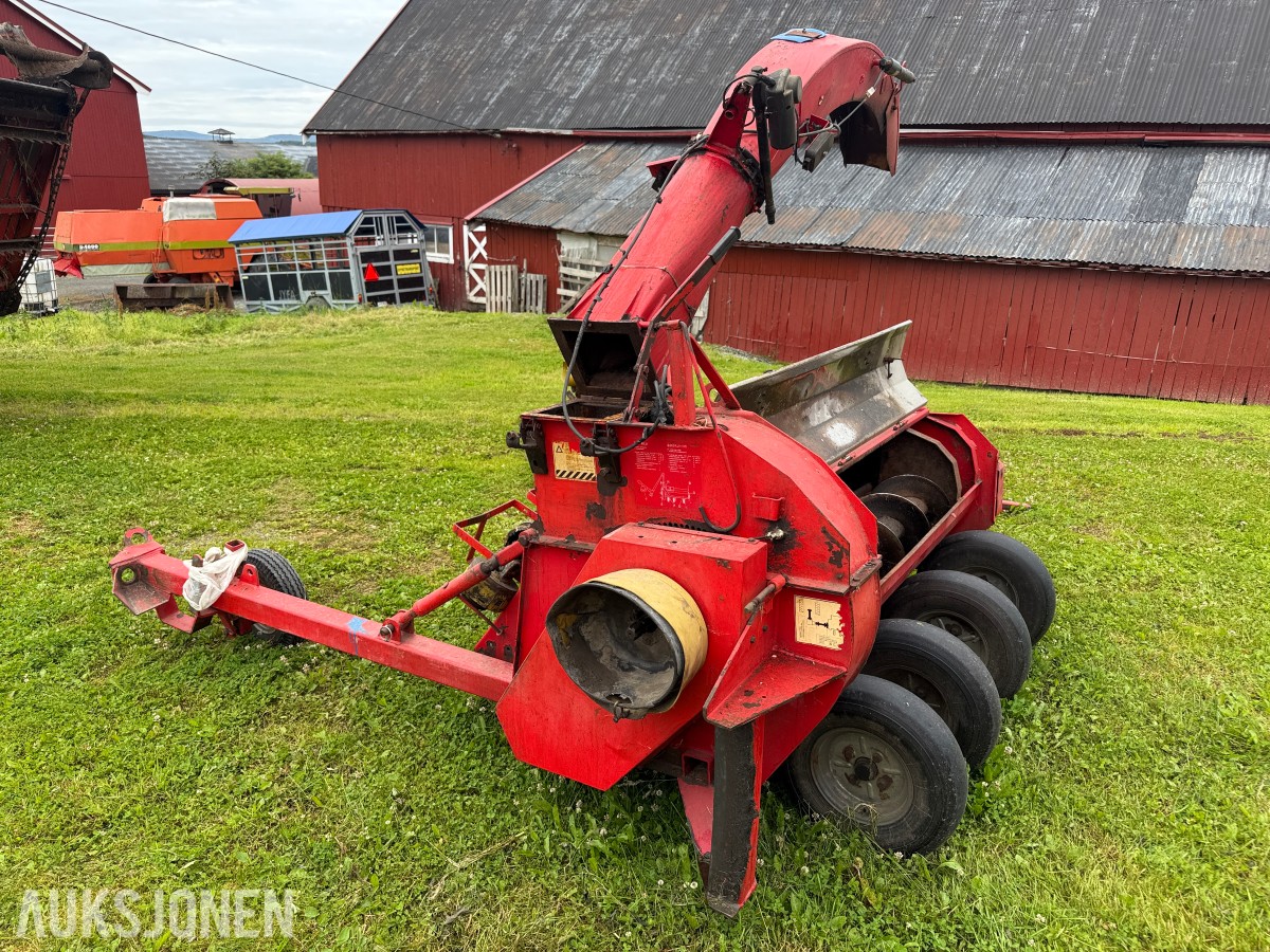 Tupia Junkkari finsnitter / fôrhøster for traktor