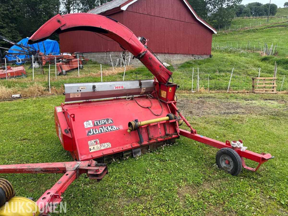 Tupia Junkkari finsnitter / fôrhøster for traktor