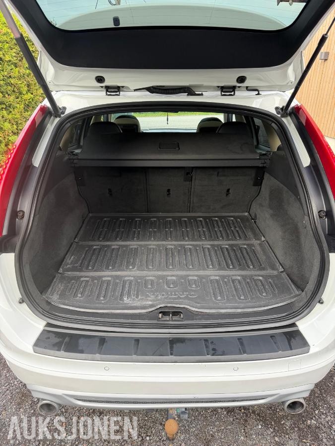 2011 Volvo XC60 R-DESIGN, AWD AUTOMAT, PANOROMA, CRUISEKONTROLL, RYGGEKAMERA 