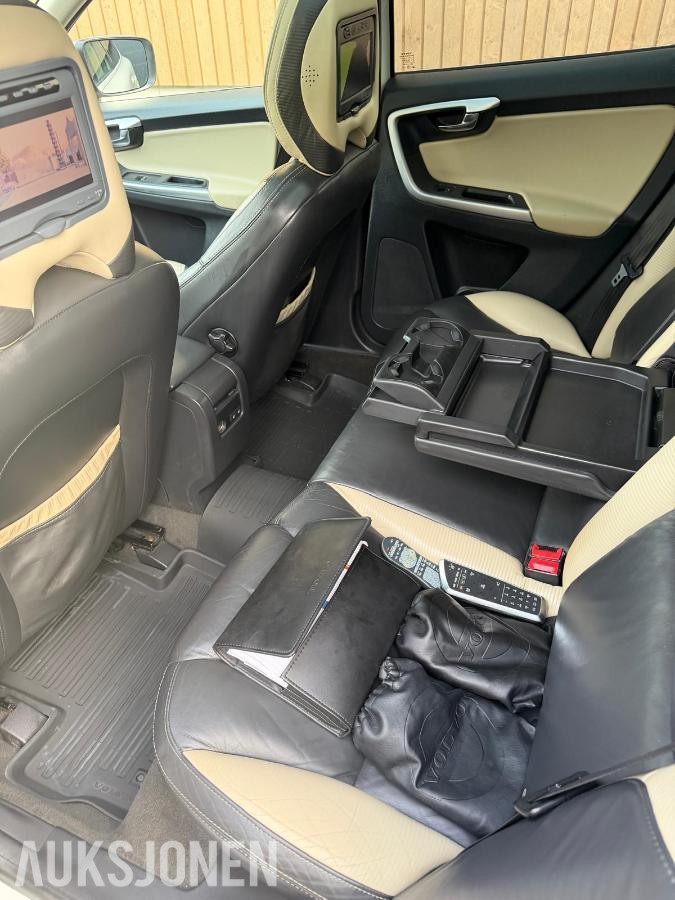 2011 Volvo XC60 R-DESIGN, AWD AUTOMAT, PANOROMA, CRUISEKONTROLL, RYGGEKAMERA 