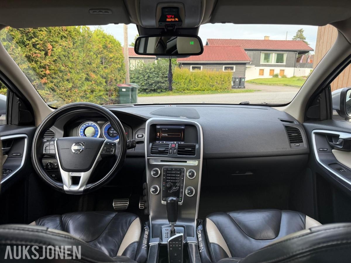 2011 Volvo XC60 R-DESIGN, AWD AUTOMAT, PANOROMA, CRUISEKONTROLL, RYGGEKAMERA 