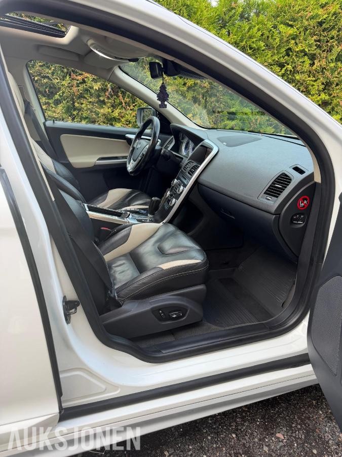 2011 Volvo XC60 R-DESIGN, AWD AUTOMAT, PANOROMA, CRUISEKONTROLL, RYGGEKAMERA 
