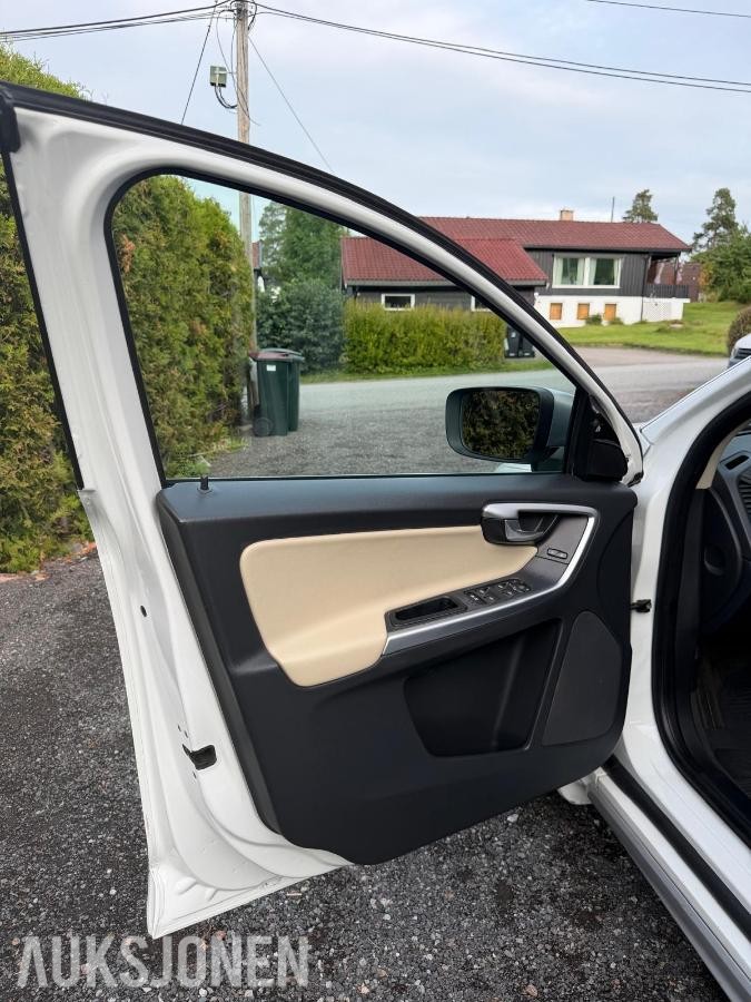 2011 Volvo XC60 R-DESIGN, AWD AUTOMAT, PANOROMA, CRUISEKONTROLL, RYGGEKAMERA 