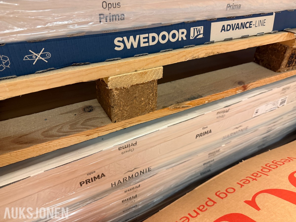 Dører og karmsett Nytt/ubrukt