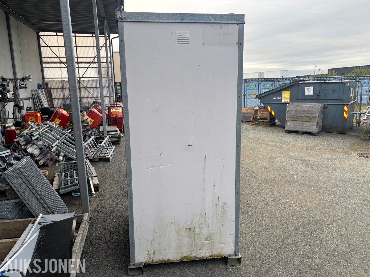 2004 Danfo T-500 Toalettkabin med Vask, Varmeovn - Trucklommer.