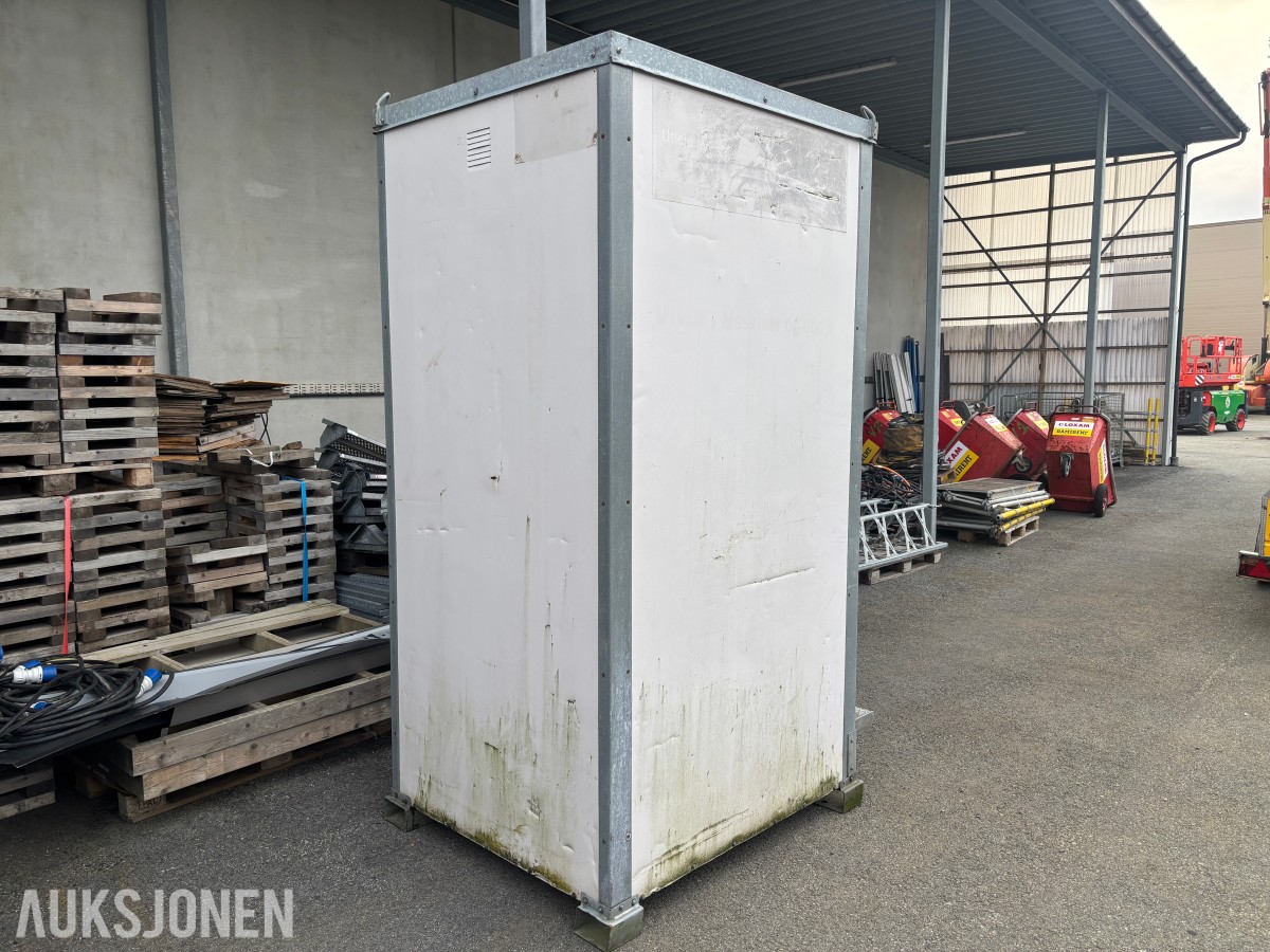 2004 Danfo T-500 Toalettkabin med Vask, Varmeovn - Trucklommer.