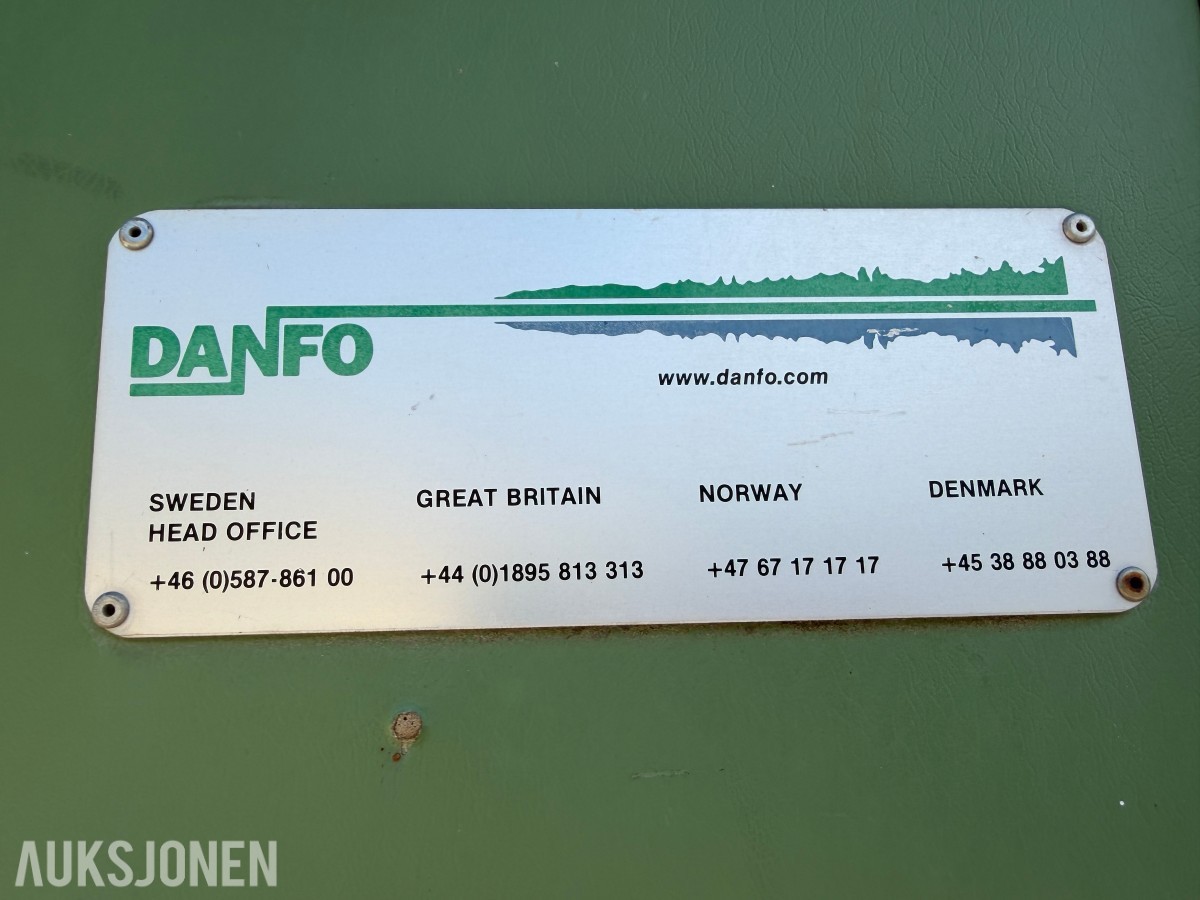Danfo toalettkabinett med toalett og håndvask