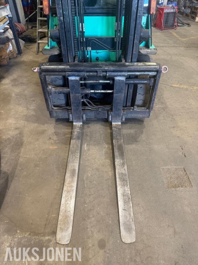 Mitsubishi FD25N gaffeltruck – 2008 modell