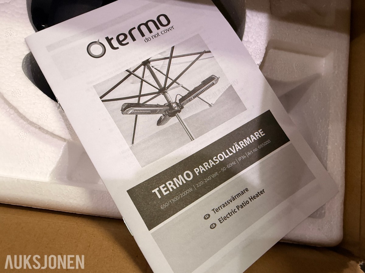 Stort parti parasoller med stativer, parasollføtter og Termo parasollvarmere