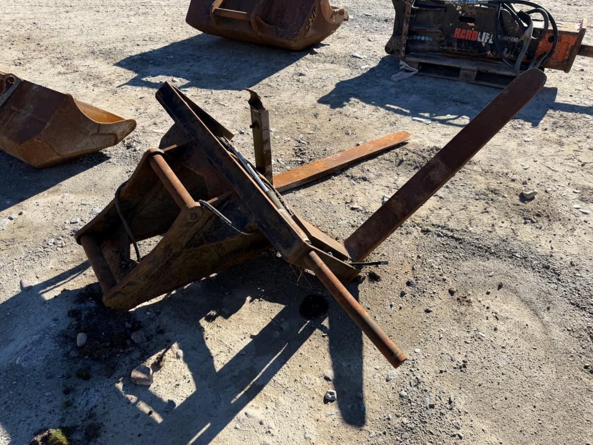 Hydrauliske pallegafler til gravemaskin S60 feste