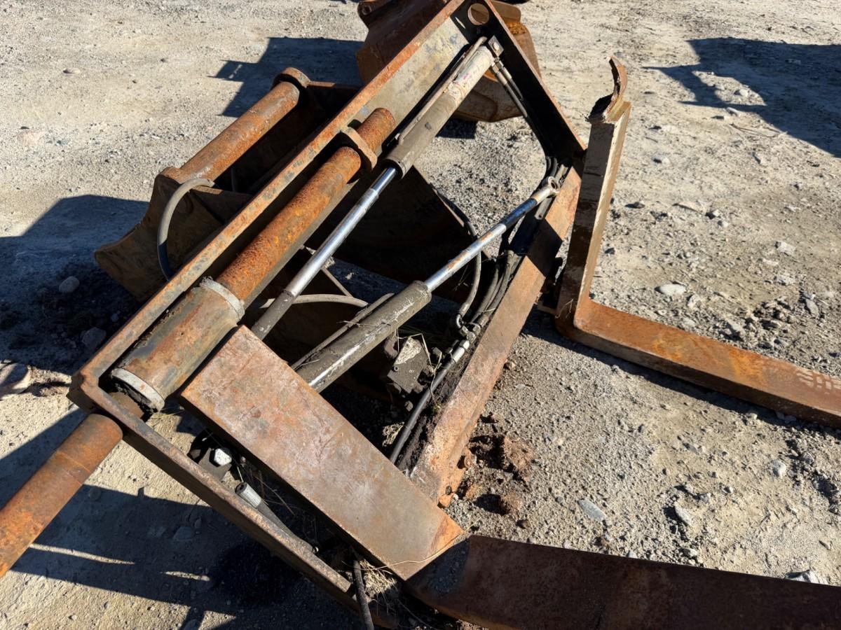 Hydrauliske pallegafler til gravemaskin S60 feste