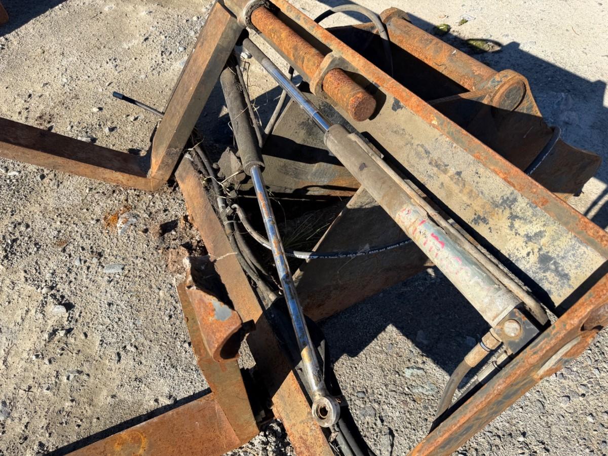 Hydrauliske pallegafler til gravemaskin S60 feste