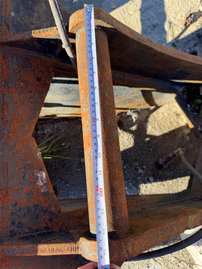 Hydrauliske pallegafler til gravemaskin S60 feste