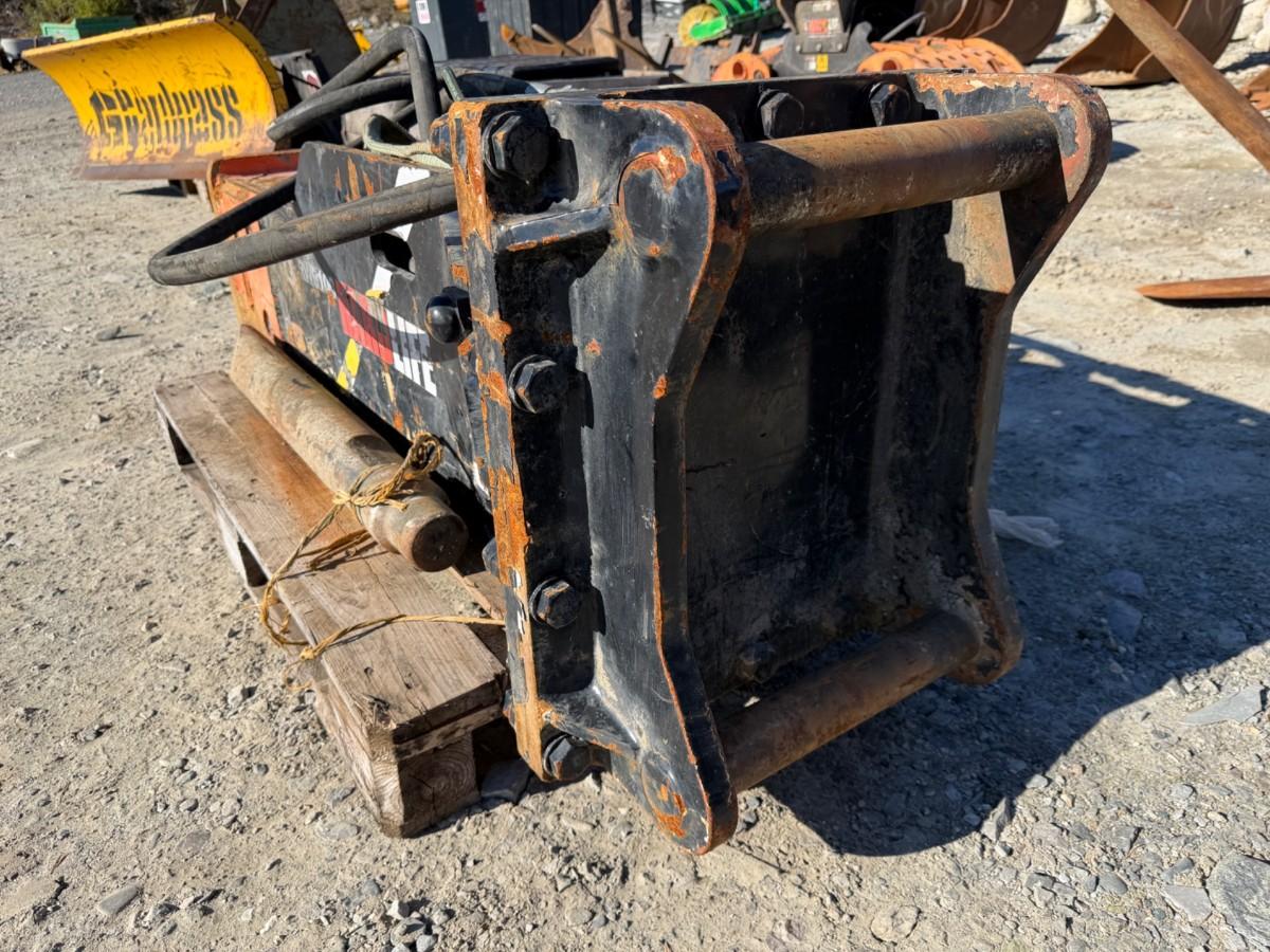 2021 Hardlife RWB100 pigghammer 870 kg