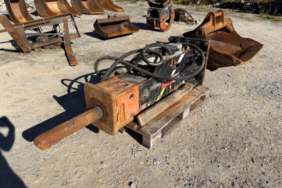 2021 Hardlife RWB100 pigghammer 870 kg