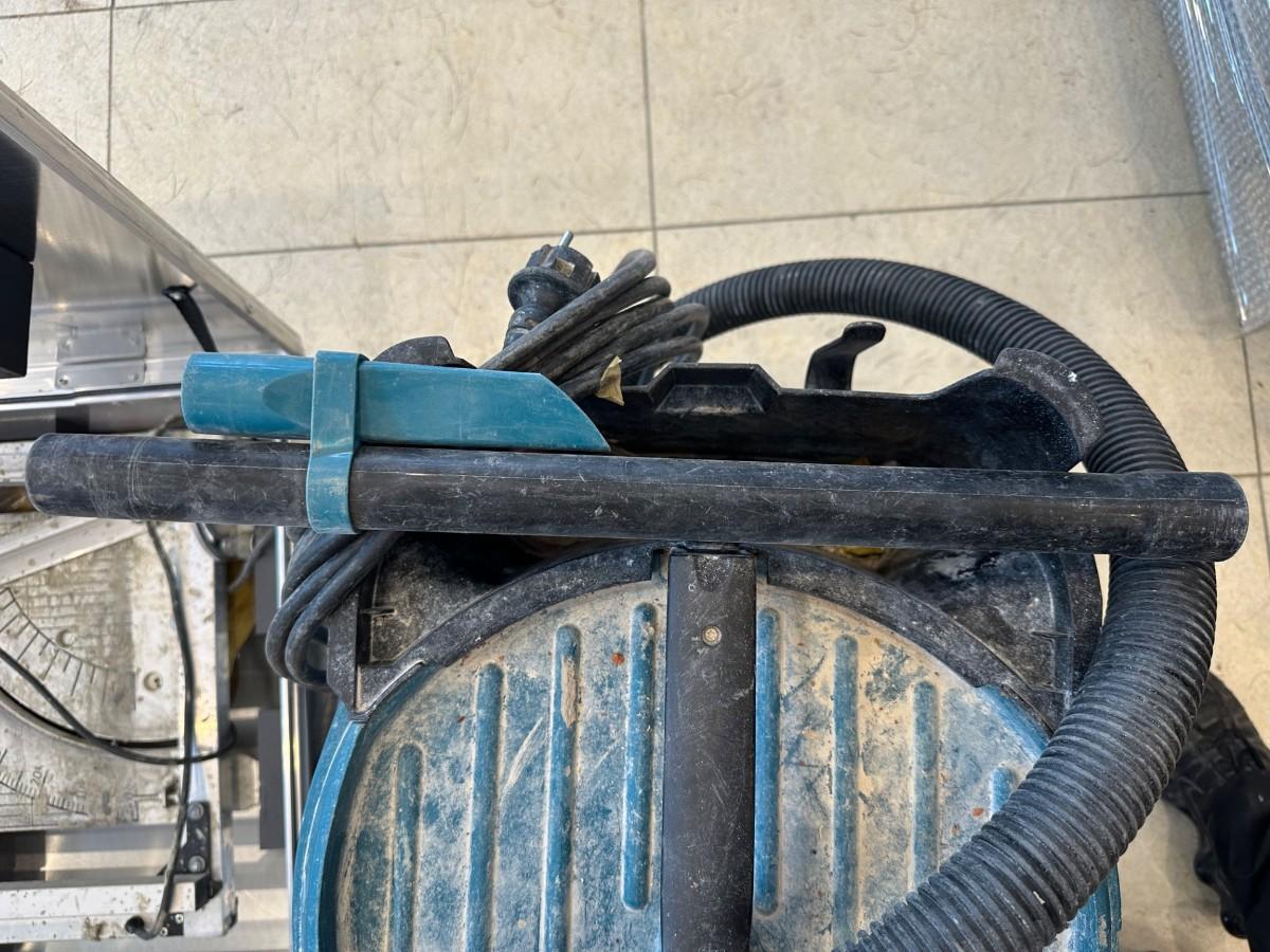 SPEWE 212SL-30 skjæremaskin med Makita VC3012L støvsuger og transportkasse