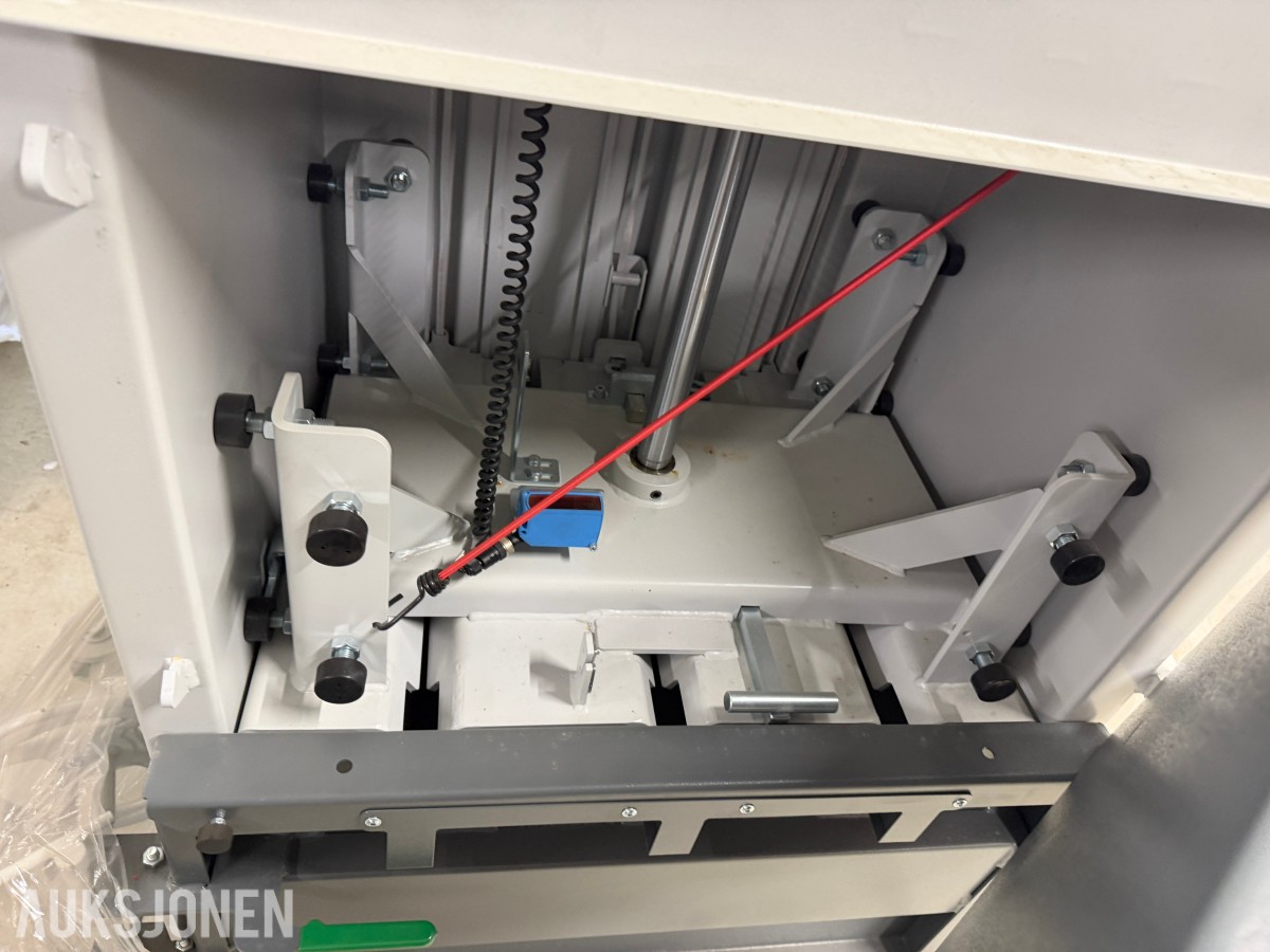 HSM V-Press 605 vertikal ballepresse – 57 kN