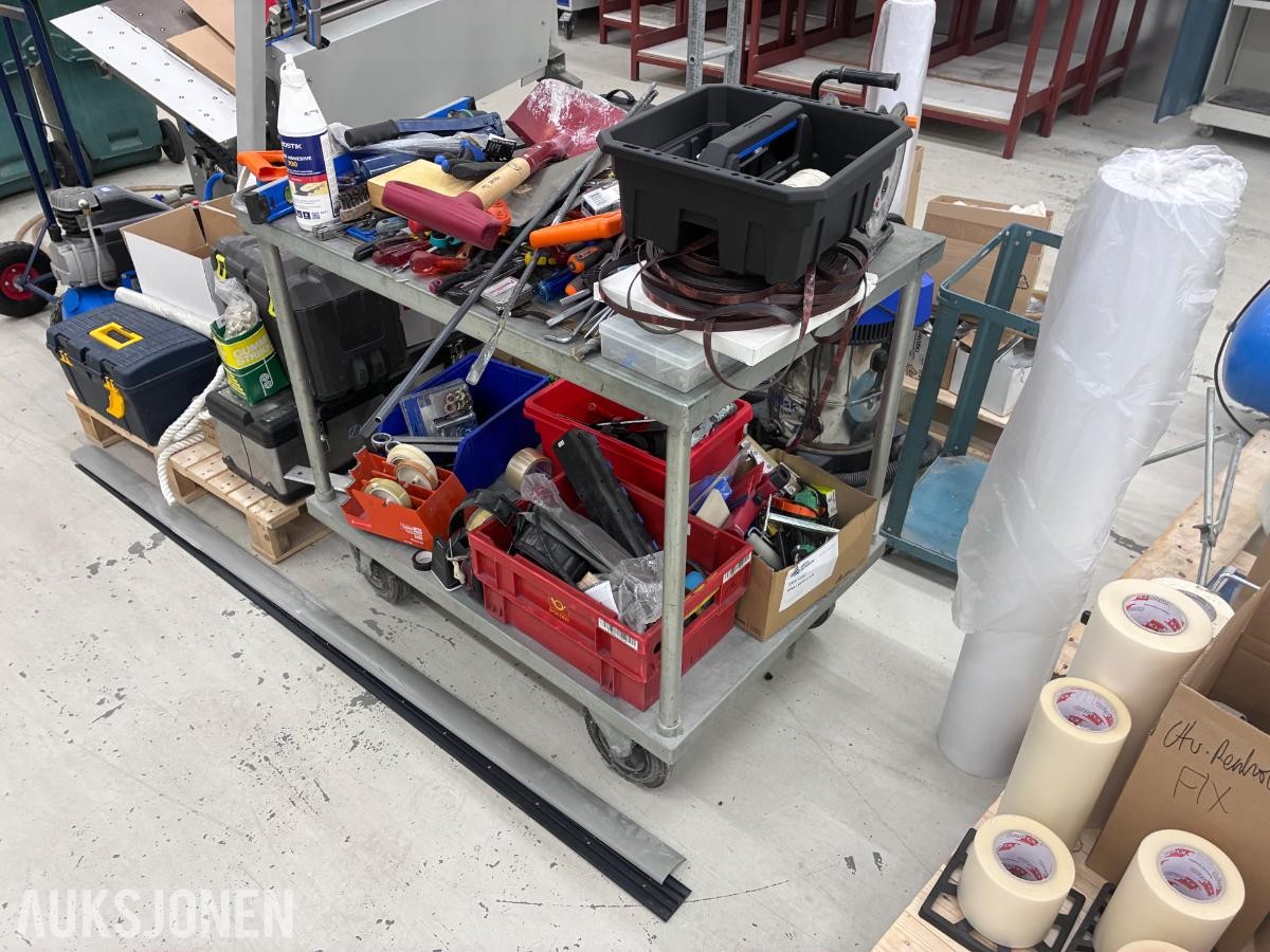Diverse verktøy, kompressorer m.m. Selges samlet. 