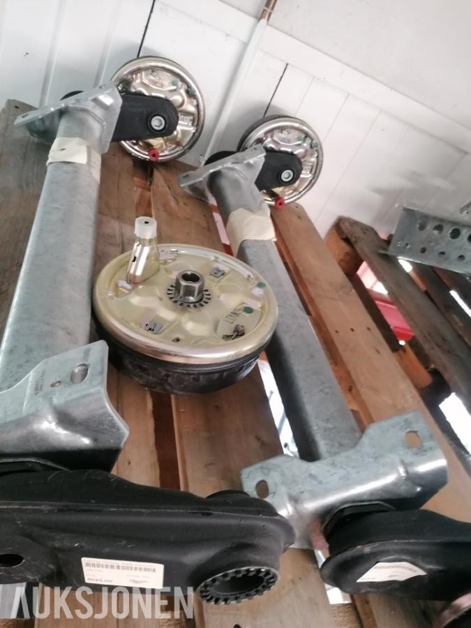 2 stk nye 1000 kg Al-Ko akslinger, 4/100