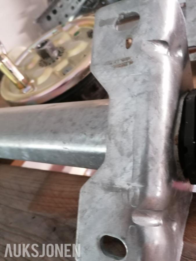 2 stk nye 1000 kg Al-Ko akslinger, 4/100
