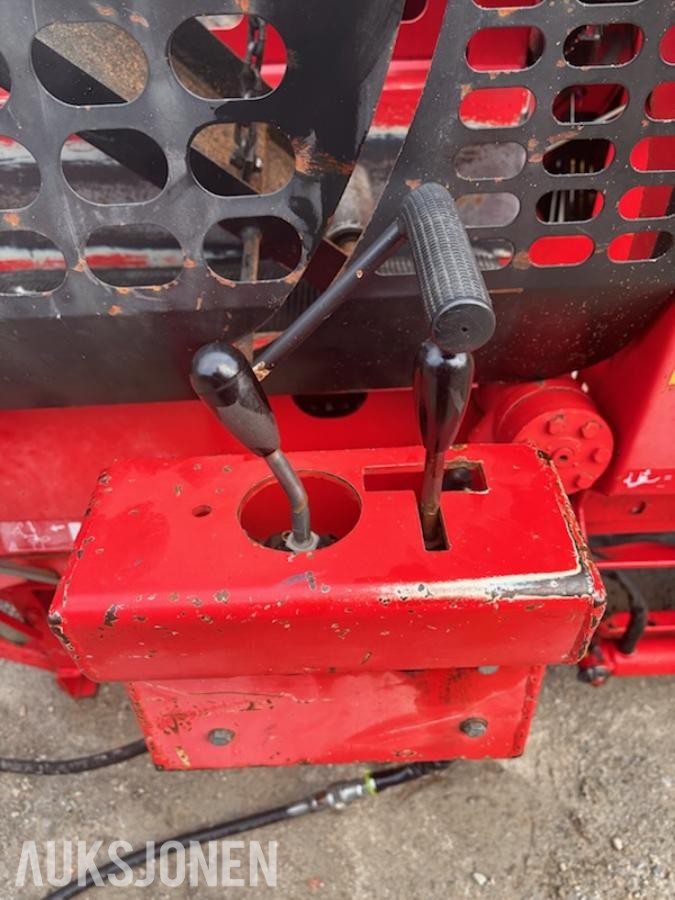 2006 Hakki Pilke 2X vedmaskin med Duun ST2440 hydraulisk 