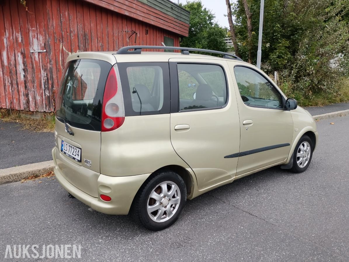 2001 Toyota Yaris Verso 1.3 86hk automat eu ok 07.2027 