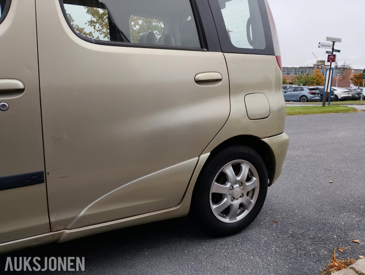 2001 Toyota Yaris Verso 1.3 86hk automat eu ok 07.2027 