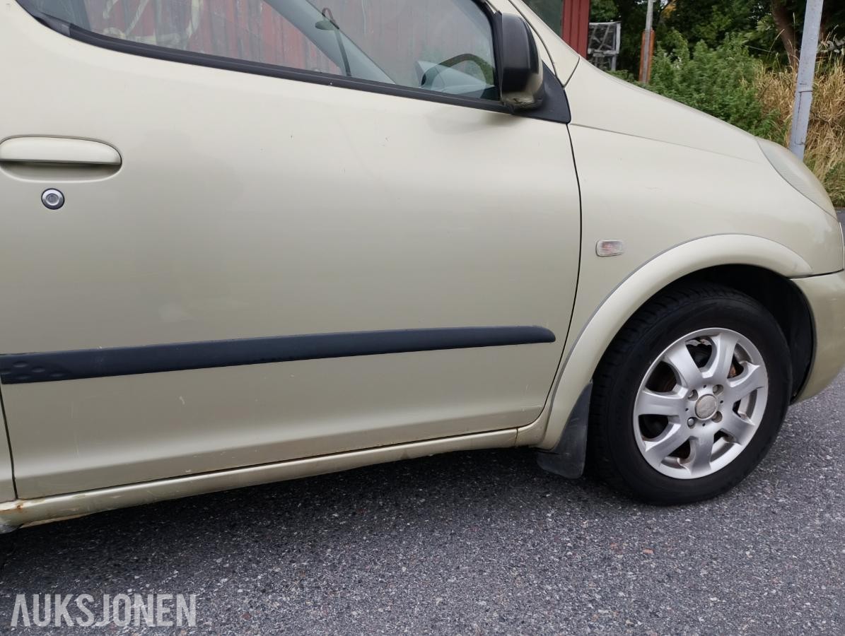 2001 Toyota Yaris Verso 1.3 86hk automat eu ok 07.2027 