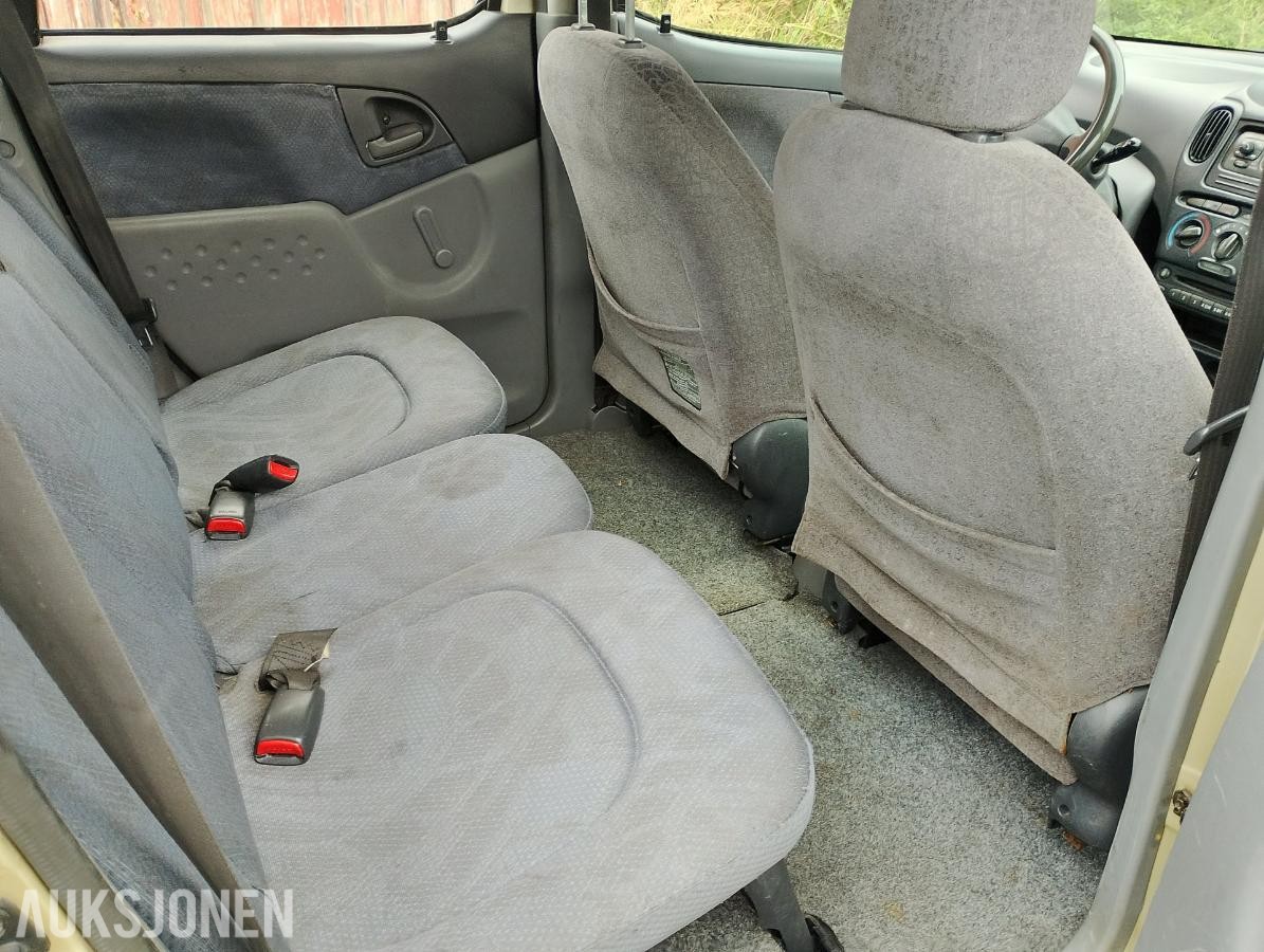 2001 Toyota Yaris Verso 1.3 86hk automat eu ok 07.2027 