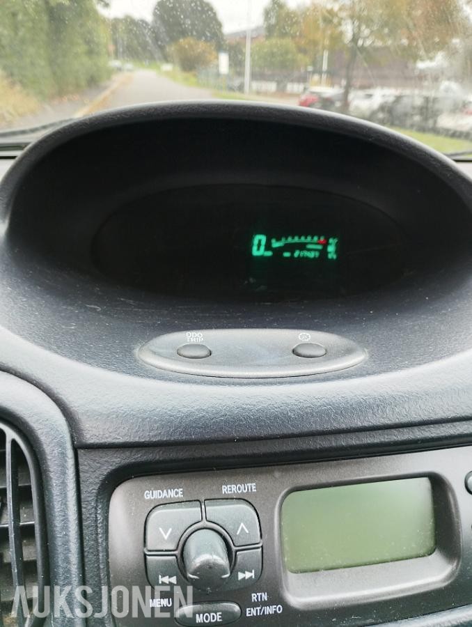 2001 Toyota Yaris Verso 1.3 86hk automat eu ok 07.2027 