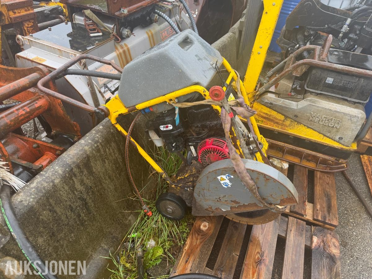 Wacker Neuson BFS1350 asfaltsag, Honda GX390, repobjekt