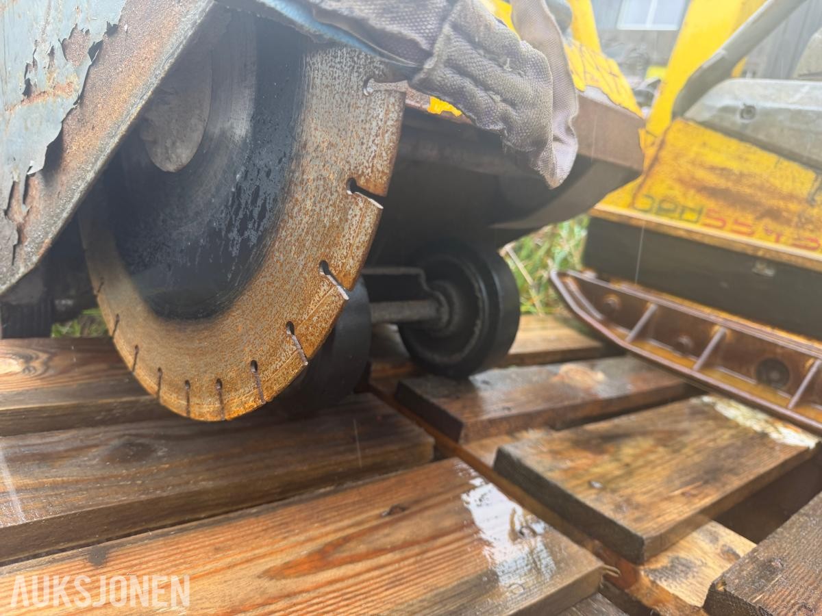 Wacker Neuson BFS1350 asfaltsag, Honda GX390, repobjekt