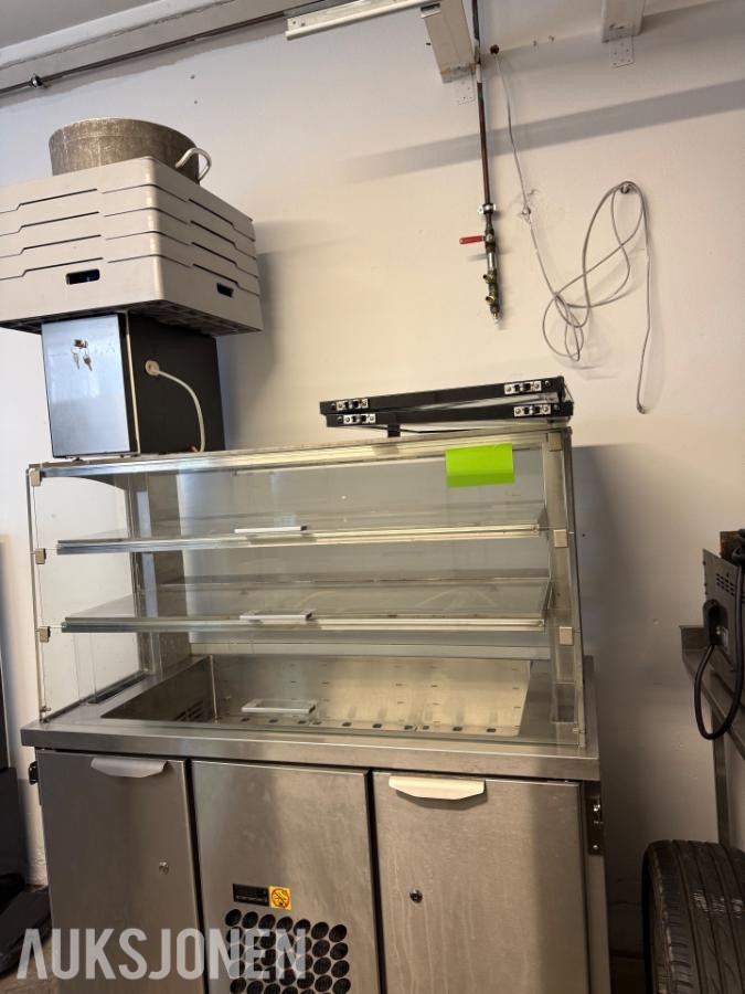 KOMPLETT RESTAURANT-/STORKJØKKEN SELGES