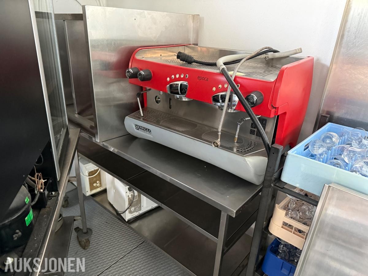 KOMPLETT RESTAURANT-/STORKJØKKEN SELGES