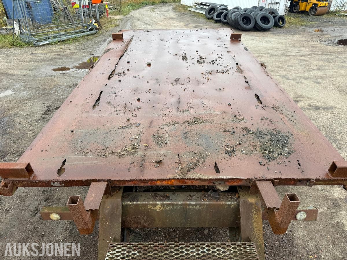 Istrail 2-akslet lastebilhenger – uregistrert – omfattende rust
