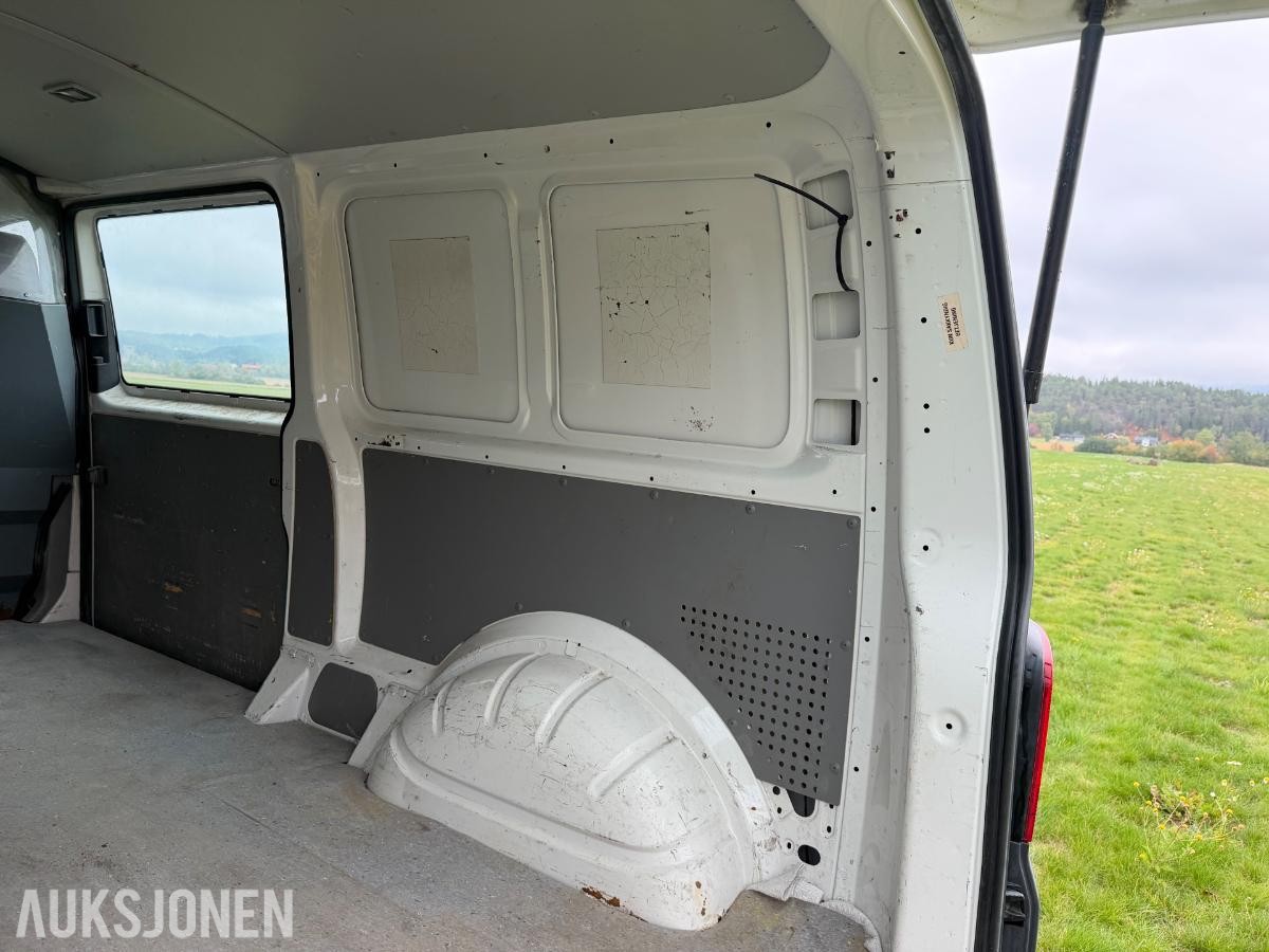 2010 Volkswagen Transporter 2.0 102hk  hengerfeste s+v dekk 