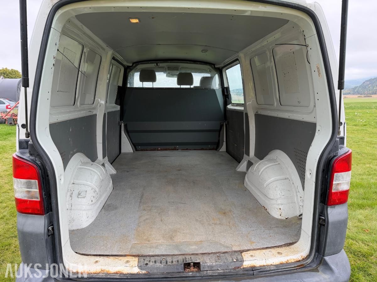 2010 Volkswagen Transporter 2.0 102hk  hengerfeste s+v dekk 