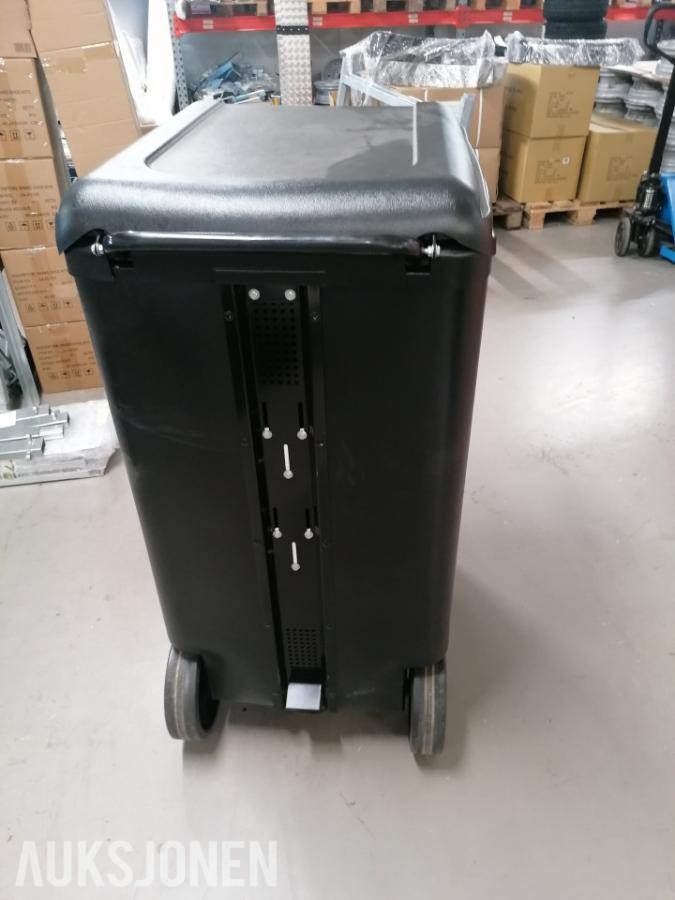 Helt nytt låsbart stevneskap i plast fra Bøckmann