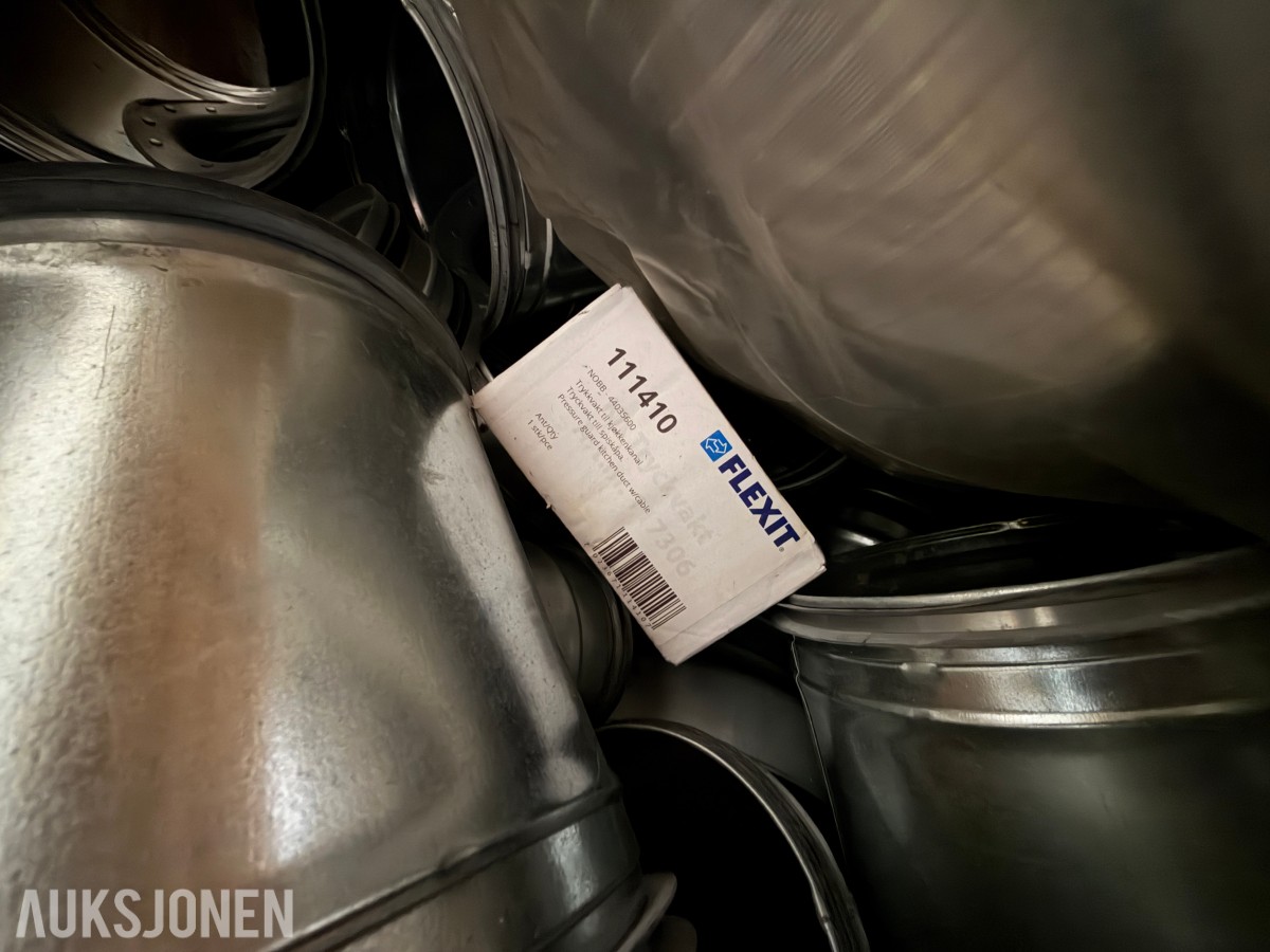 Flexit 3 paller med mye ventilasjonsdeler - nytt/overskudd fra prosjekt