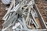Beslag til byggjerder til sikringsmateriell