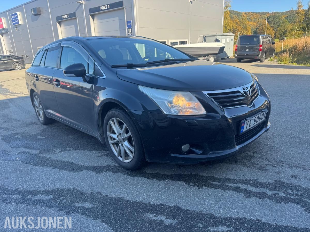 2011 Toyota Avensis 2.0 D 126 HK HENGERFESTE NAVI CRUISE S+V