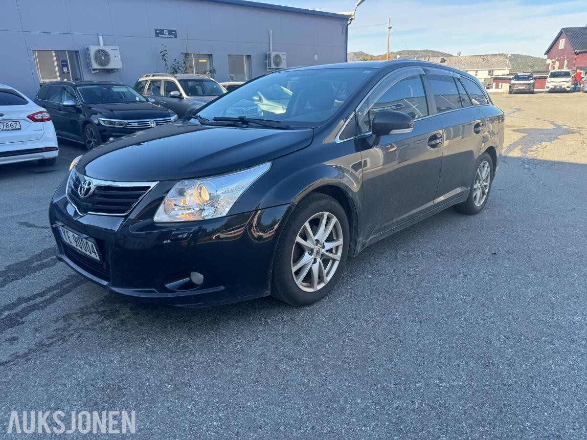 2011 Toyota Avensis 2.0 D 126 HK HENGERFESTE NAVI CRUISE S+V