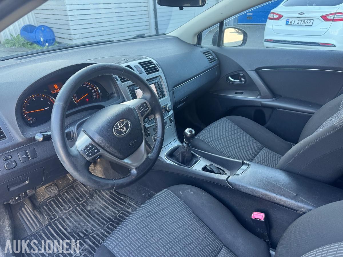 2011 Toyota Avensis 2.0 D 126 HK HENGERFESTE NAVI CRUISE S+V