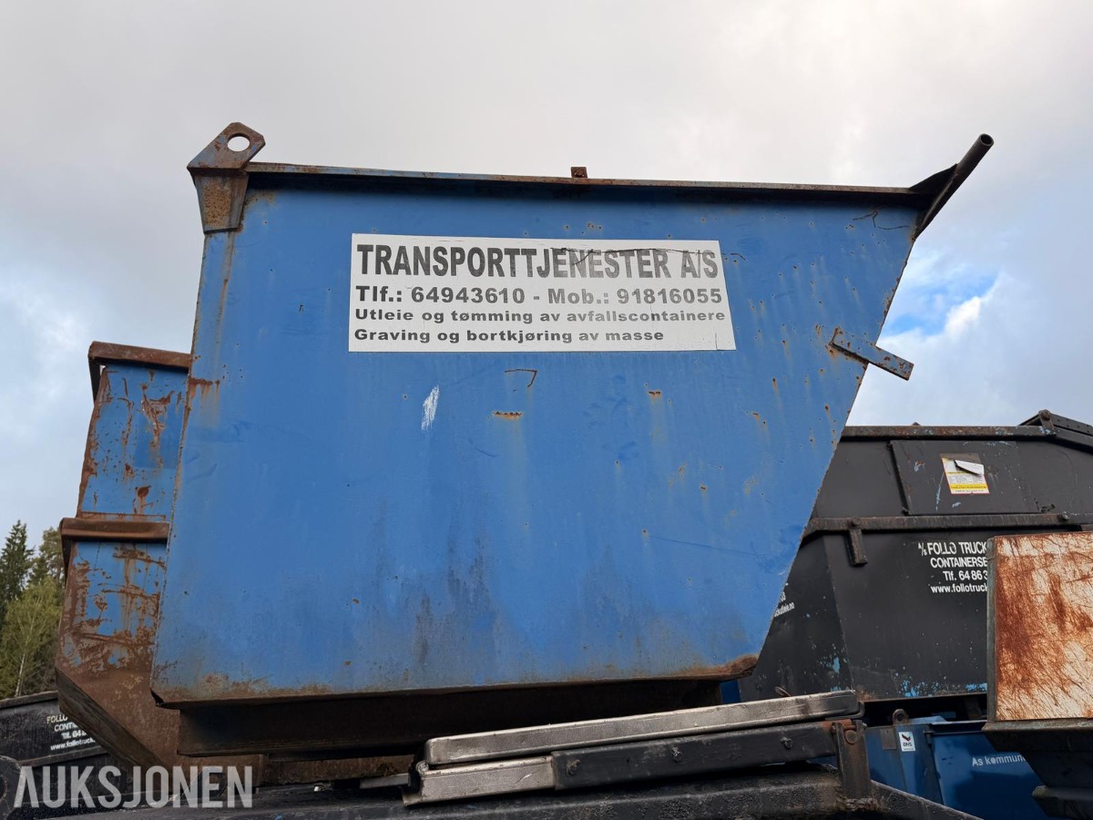 Parti med 18 stk. avfallscontainere 5–10 m³ – åpne og lukkede